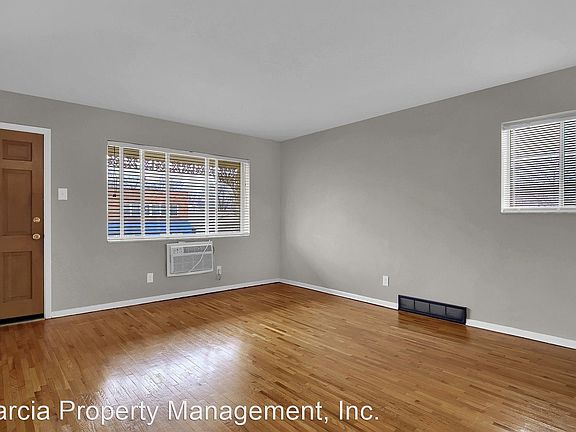 3rd image of 6507 Lansdowne Ave #6507A
