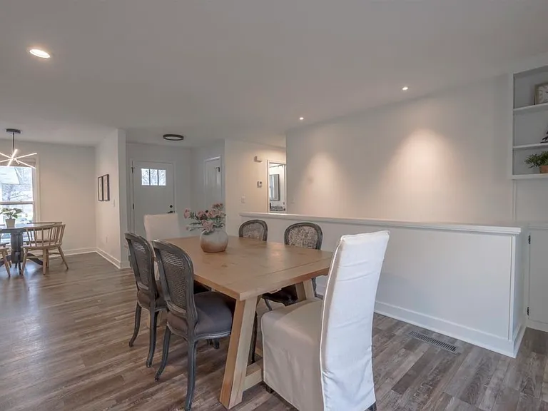 104 N Burr Oak Rd — Photo 14
