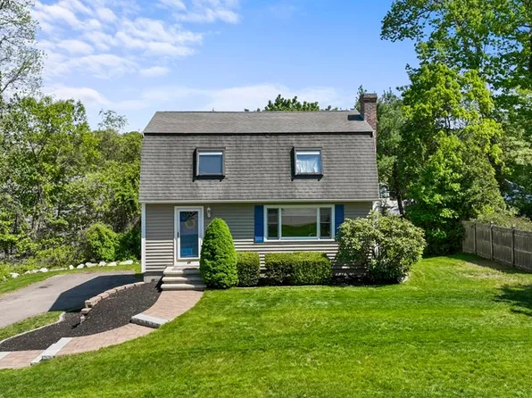 17 Audrey Ave, Tyngsboro, MA 01879