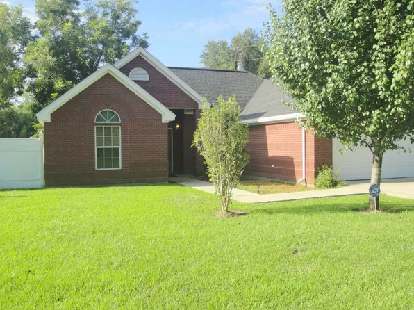 111 County Road 837, Buna, TX 77612