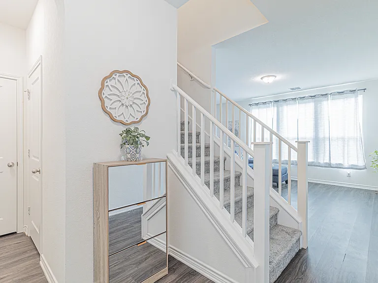 1518 Overlook Cv — Photo 11