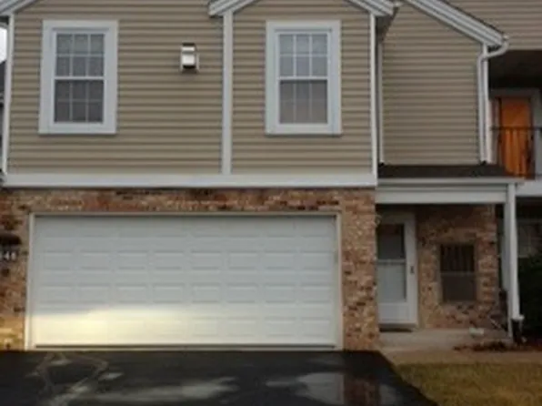 1148 N Sunnyslope Dr, Racine, WI 53406