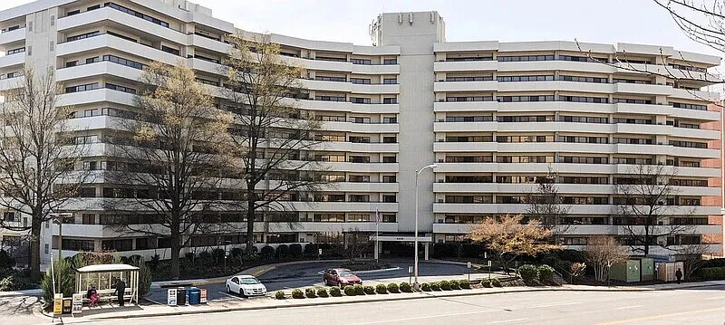 1 bed, 1.0 bath, 917 sqft, $1,390 — Photo 1