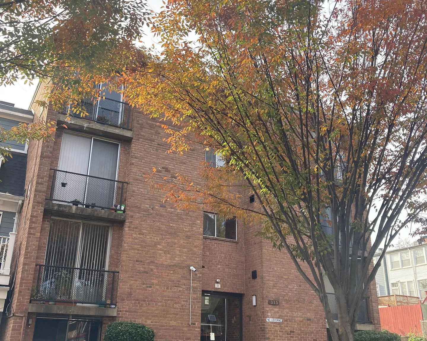 315 W ST NE — Photo 1