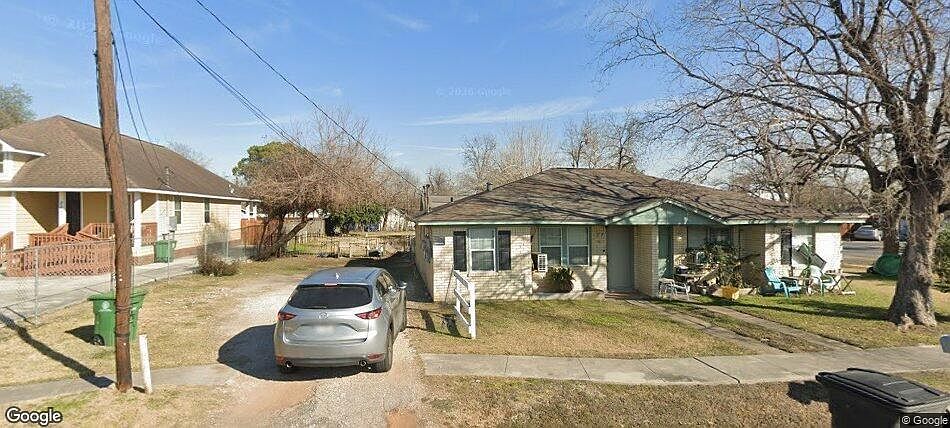 1st image of 2027 Wellington St