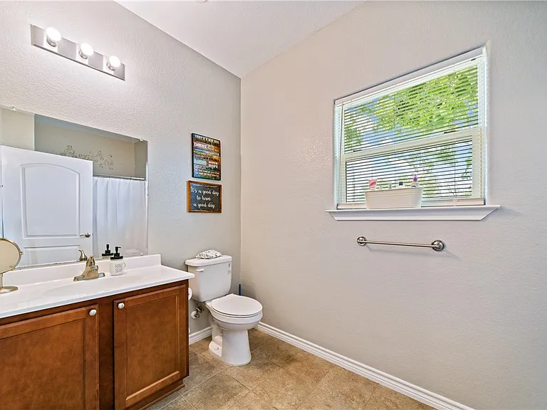 1109 W Nelson Ave — Photo 13