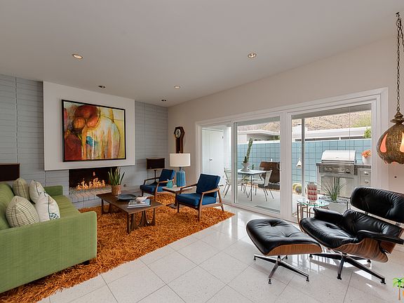 3rd image of 431 E Avenida Granada