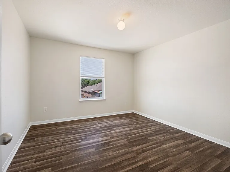 19420 James Manor St — Photo 19