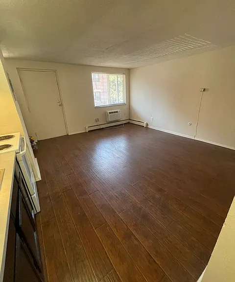 1340 N Ogden St #203 — Photo 6