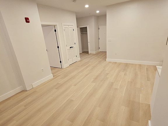 4th image of 316 Forrest St #1B
