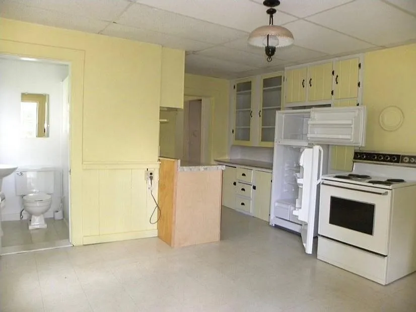181 Elm St #2