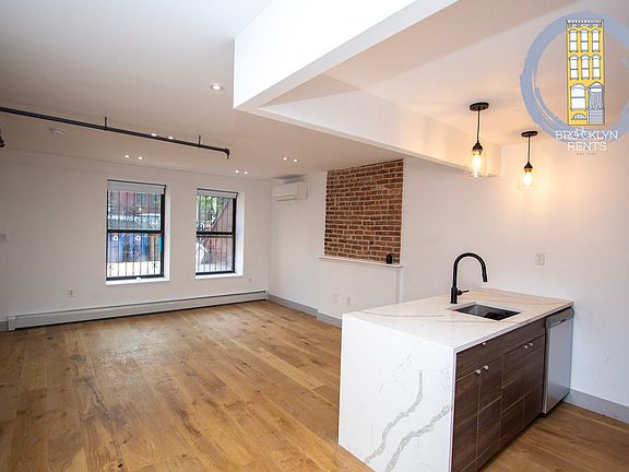 2nd image of 1407 Dean St #Grdn2