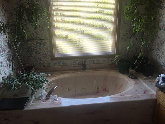 5th image of 4045 Sacramento Blvd