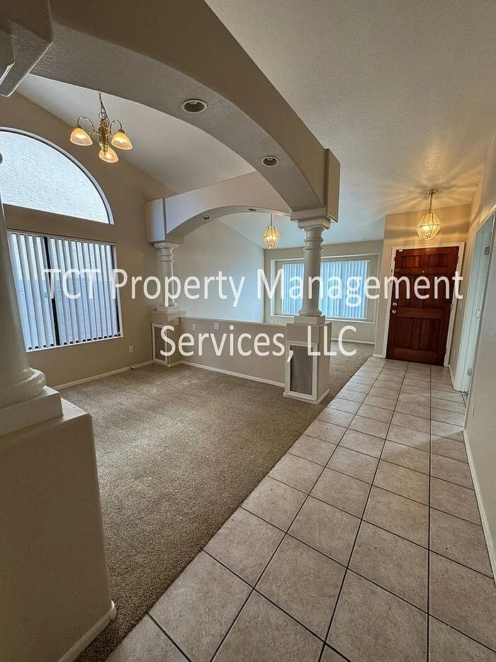 3 bed, 2.0 bath, 1578 sqft, $2,095 — Photo 2