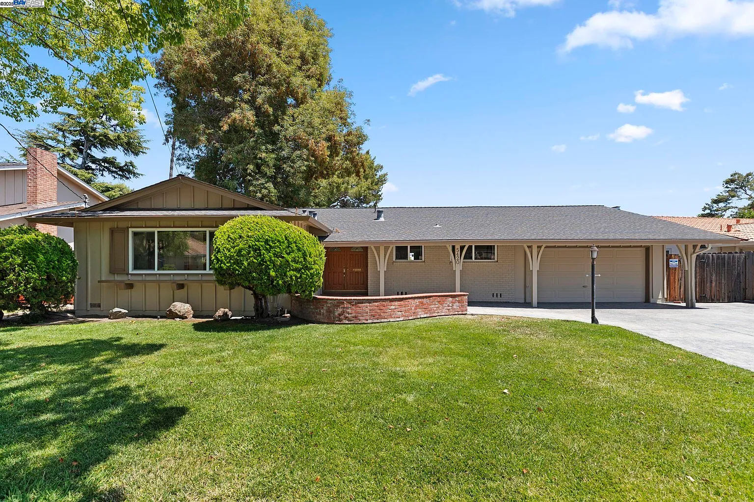 5420 Chapman Dr photo 1