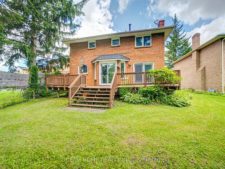 25 Yongehurst Rd — Photo 28