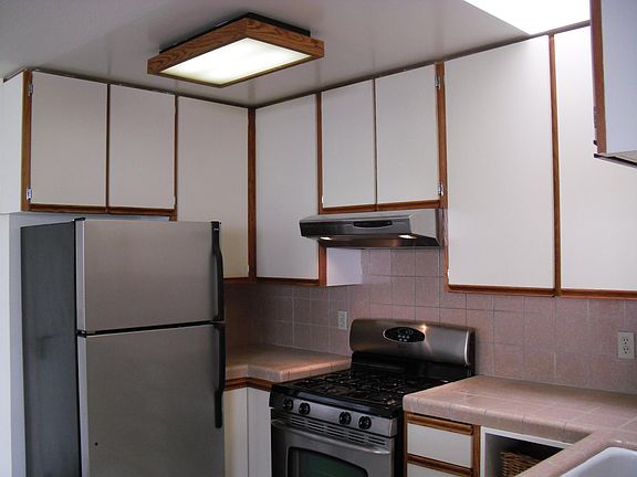 3rd image of 642 Chenery St APT 2