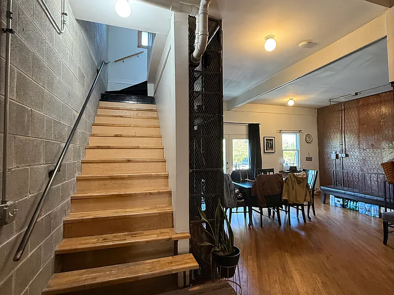 1111 W Randolph St #2 — Photo 9