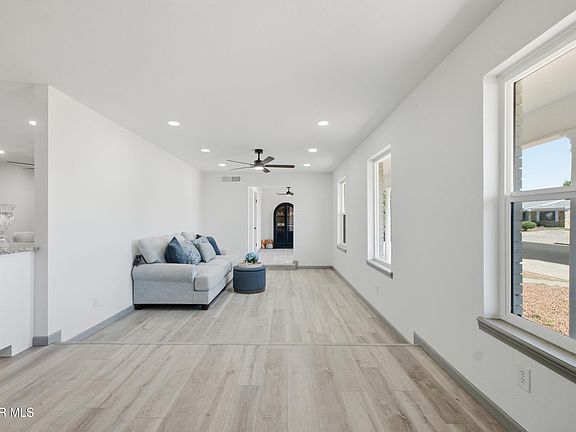 5th image of 8312 Mineola Dr