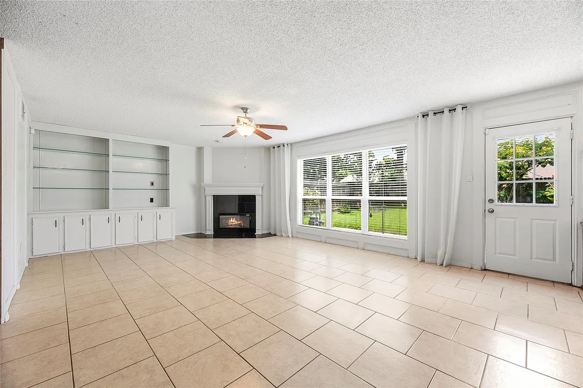Building Photo - 21431 Park Bend Dr