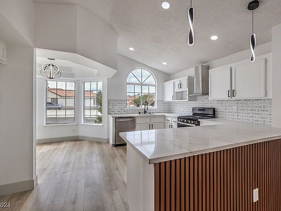 5th image of 7264 Wycliff Ln