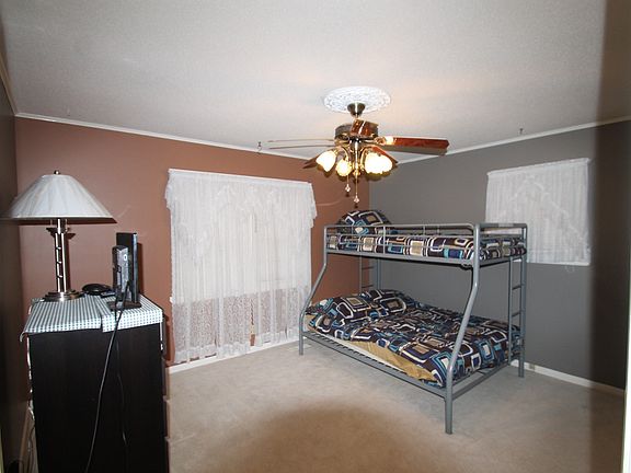 3rd image of 18 Black Oak Cir