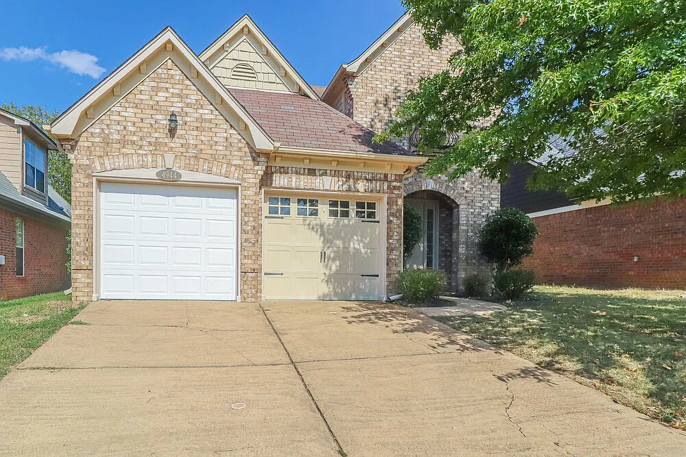 4 bed, 2.5 bath, 2029 sqft, $2,215 — Photo 1