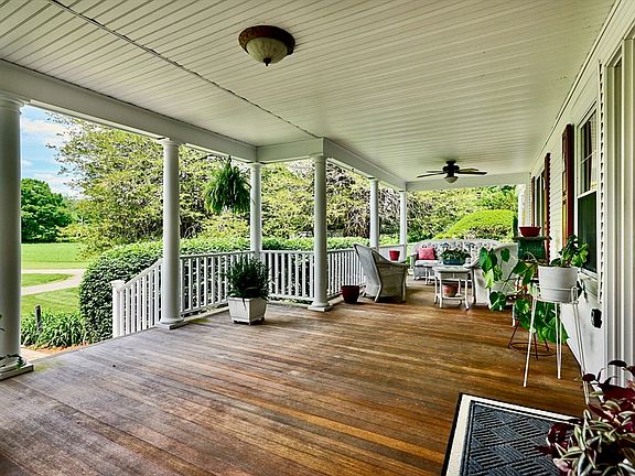 4th image of 120 Hockanum Rd