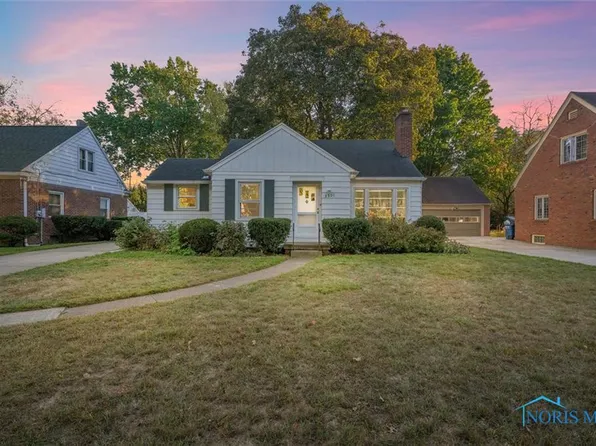 2321 Castlewood Dr, Toledo, OH 43613