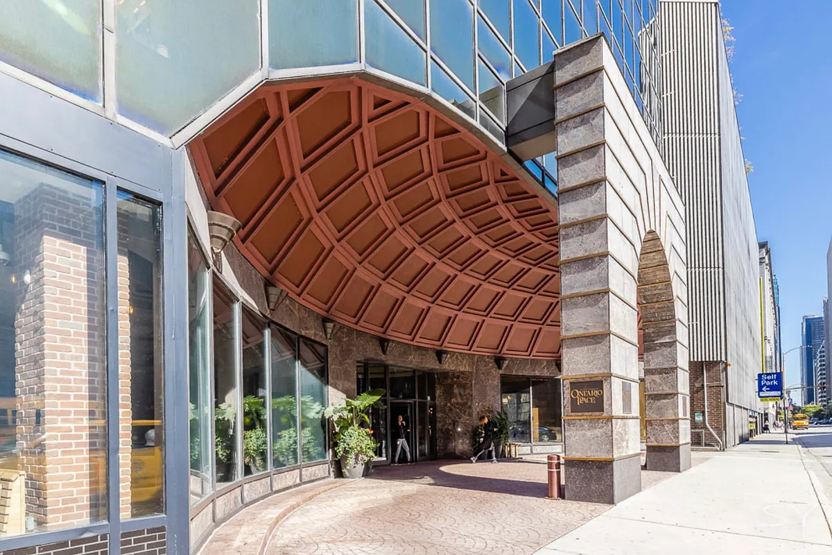 Building Photo - 10 E Ontario St #2290