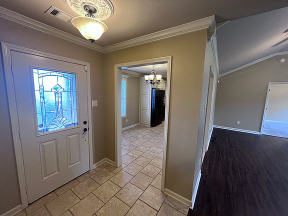 4th image of 20 Magnolia Dr