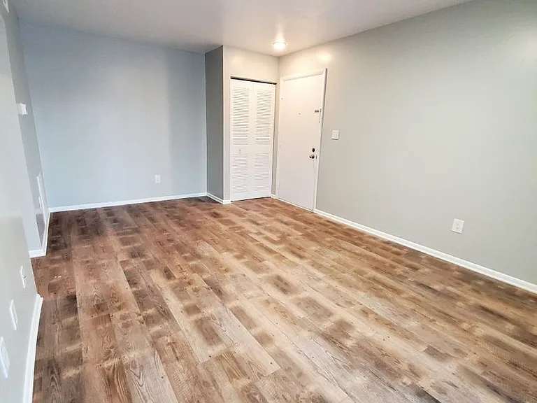 Sugarbush Apartments — Photo 47