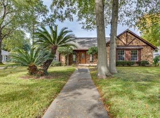 304 Post Oak Dr, Baytown, TX 77520
