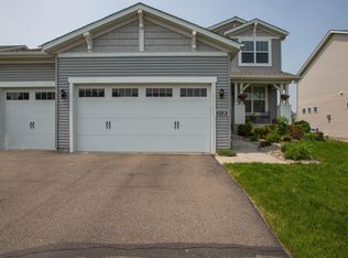 8128 Spring Lake Dr, Shakopee, MN 55379