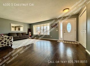 4100 S Chestnut Cir, Sioux Falls, SD 57103