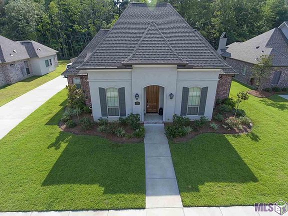 4th image of 15858 Blackstone Dr