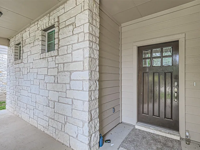 1905 Laminar Creek Rd — Photo 3