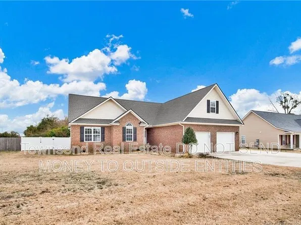 3311 Auburn Dr, Fayetteville, NC 28306