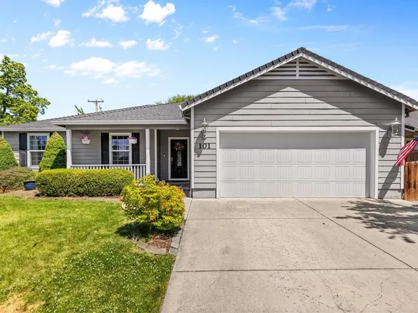 101 Aberdeen Ln, Eagle Pt, OR 97524