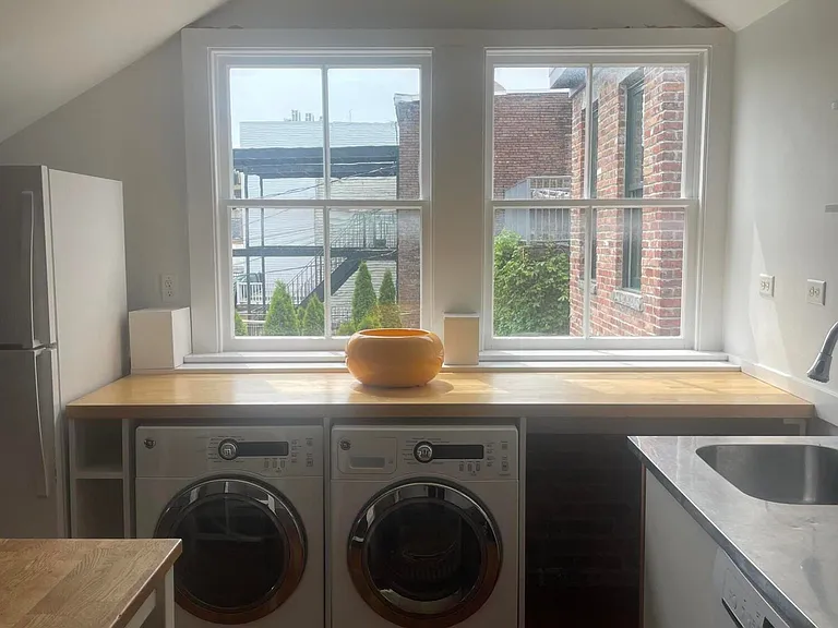 420 Warren St #3R — Photo 11
