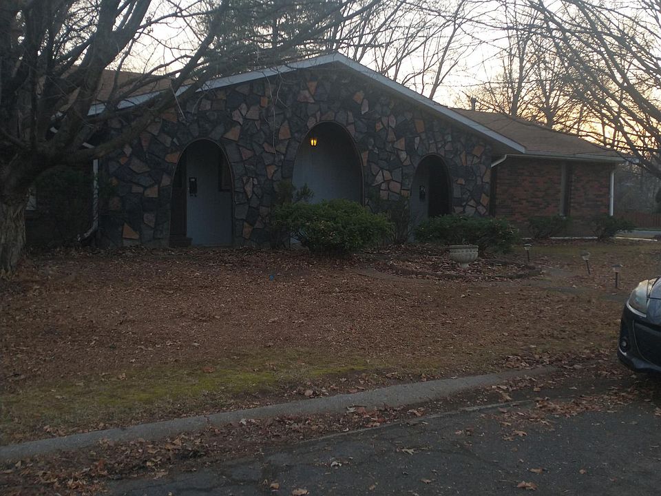 1st image of 800 Vassar Dr #A
