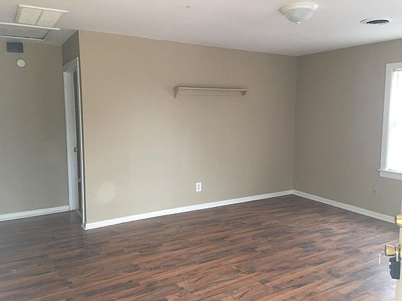 4th image of 1421 Hollywood Dr
