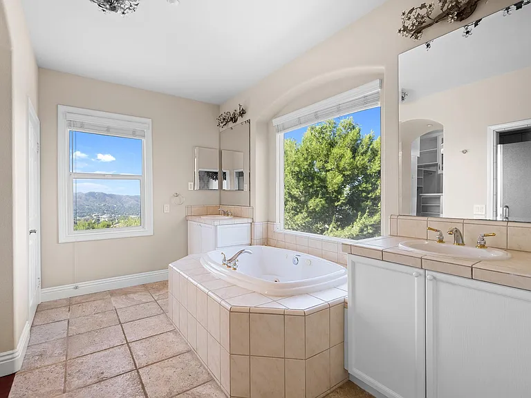 7370 Chantilly Ln — Photo 27
