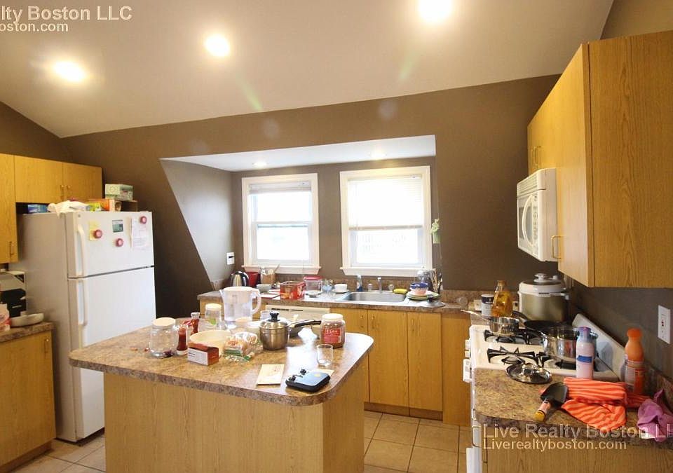 2nd image of 29 Farrington Ave