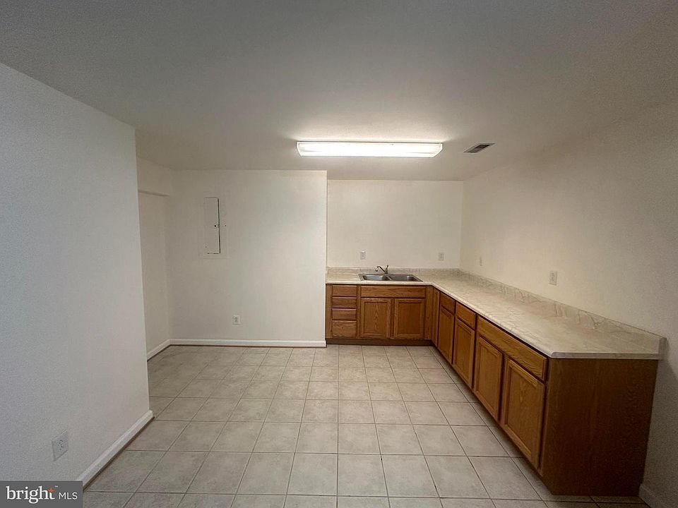 2nd image of 7A Woodmont Ct