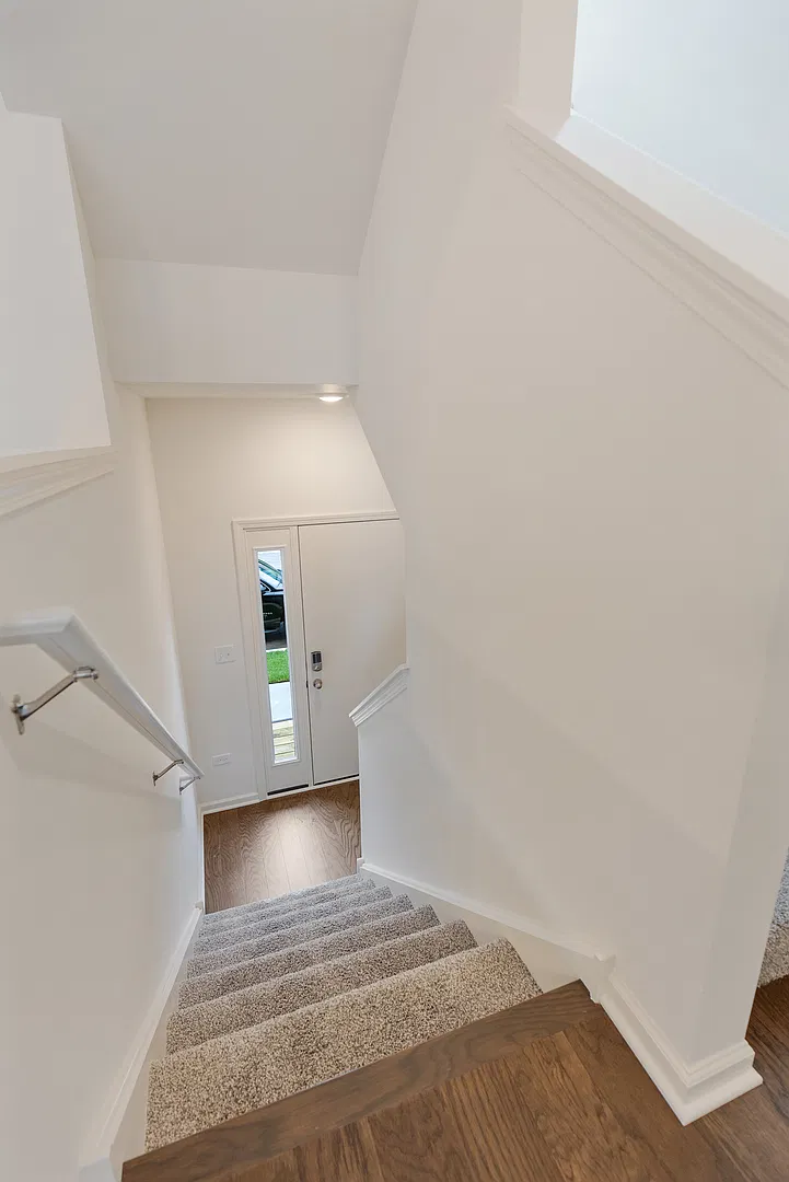 2 bed, 2.5 bath, 1576 sqft, $3,200 — Photo 3