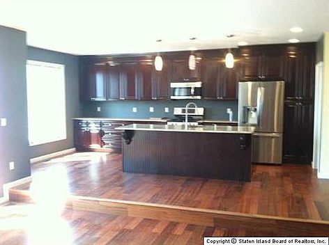 3rd image of 40 Harbour Ct #40