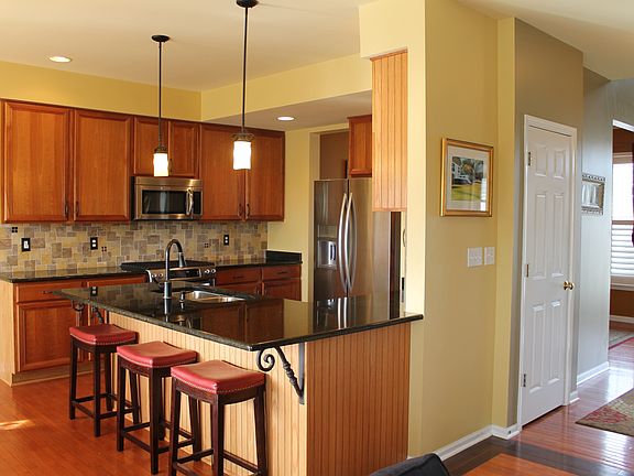 4th image of 39W663 Carney Ln