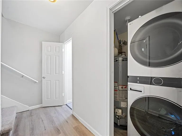 5590 Princeton Oaks Dr — Photo 24