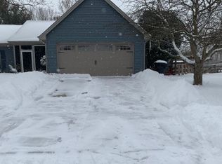 7833 Dawson Dr, Fishers, IN 46038